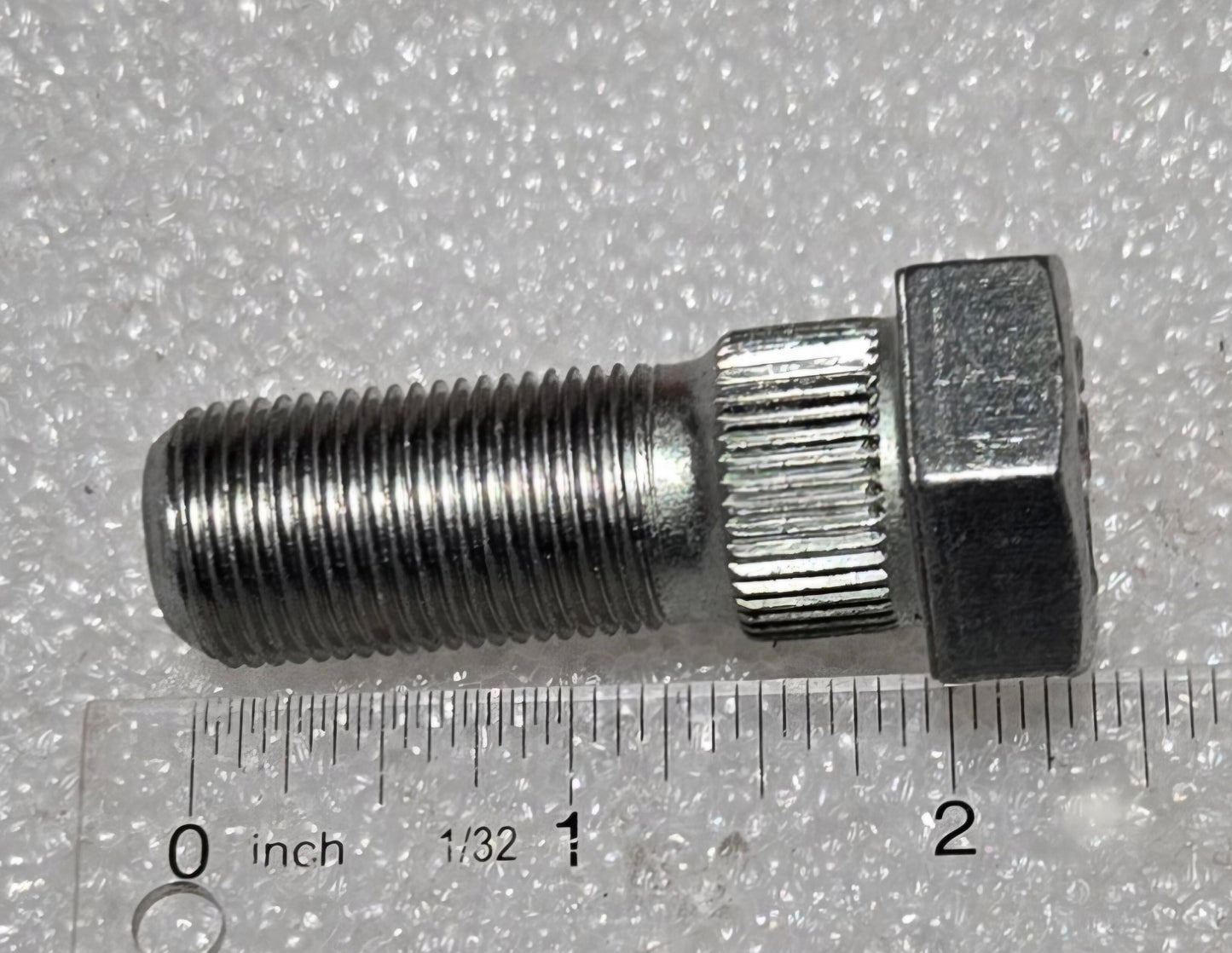 WHEEL STUD M18x1, 008007983B1