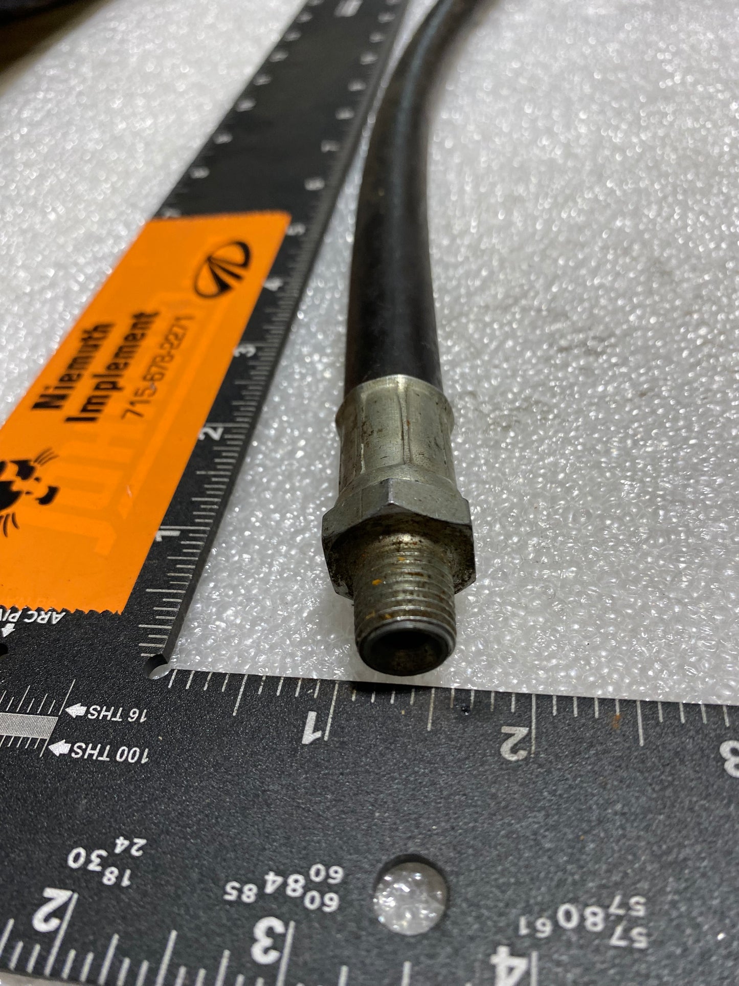 Hydraulic Hose, 28-3/4", 70213295