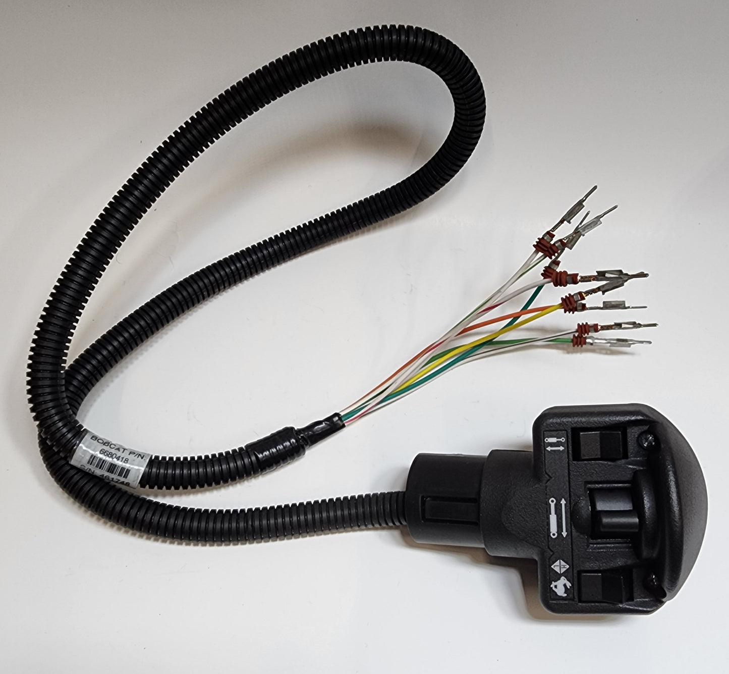 RIGHT AUXILIARY FOUR-SWITCH HANDLE, 6680418