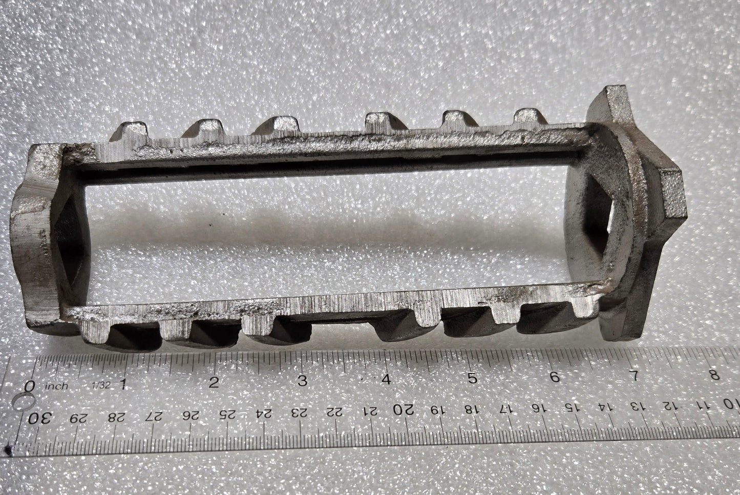 LEFT HAND FERTILIZER AGITATOR, OBSOLETE, 1C952