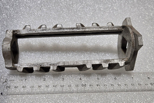 LEFT HAND FERTILIZER AGITATOR, OBSOLETE, 1C952