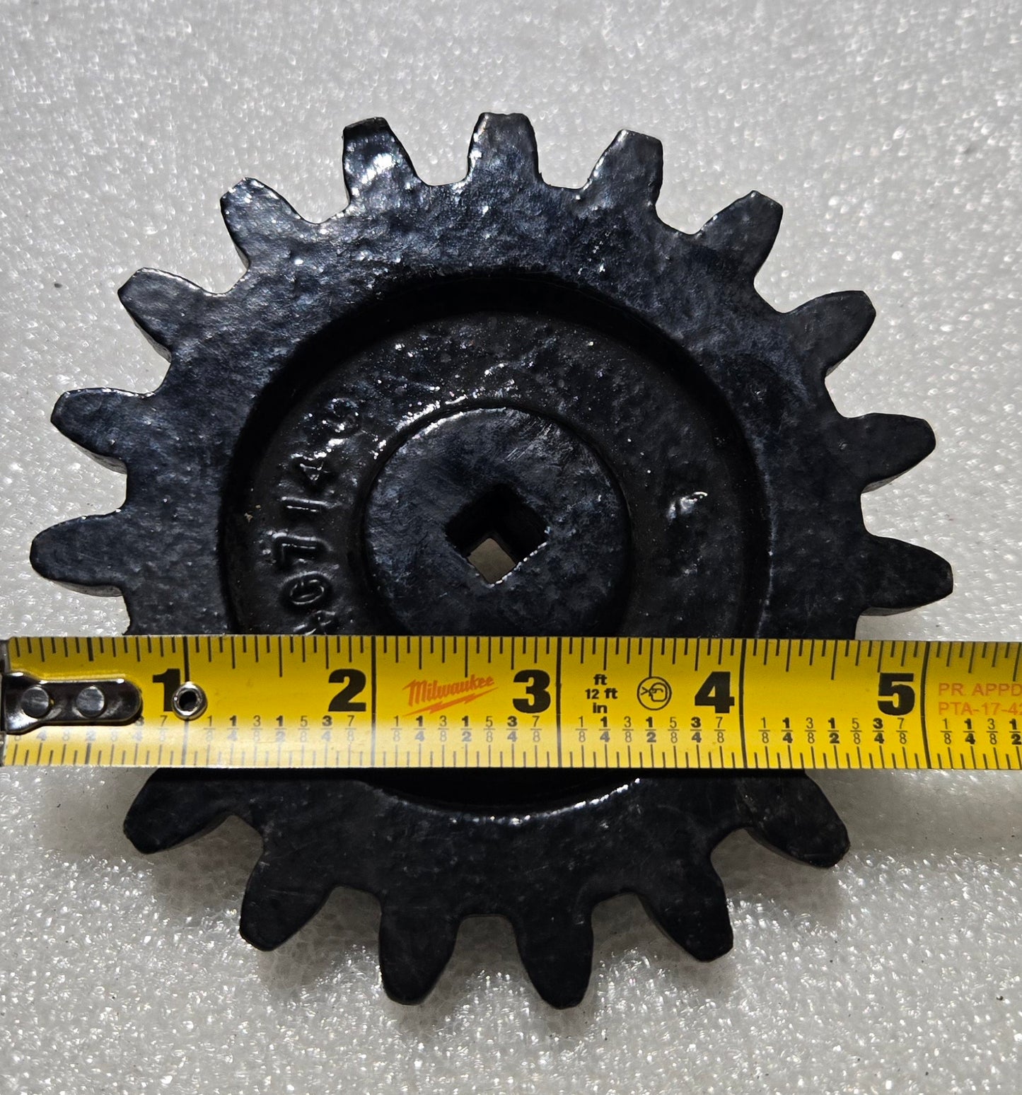 SEEDOMETER GEAR-19 TOOTH, 4C714