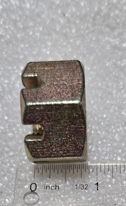 SLOTTED NUT, 000040333C08
