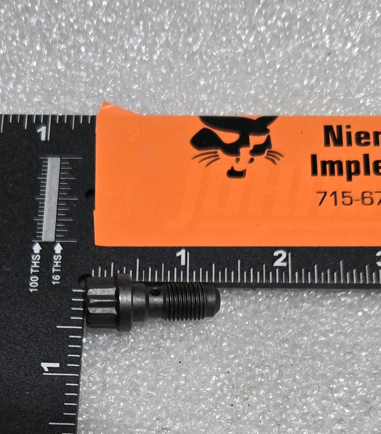 Stud Valve, 1088055M1