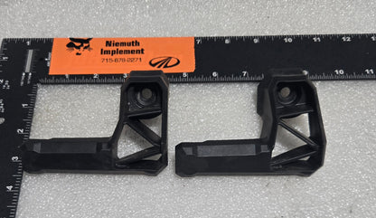 WINDSHIELD CLAMP, 7028548