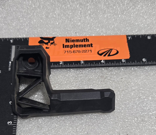 WINDSHIELD CLAMP, 7028547