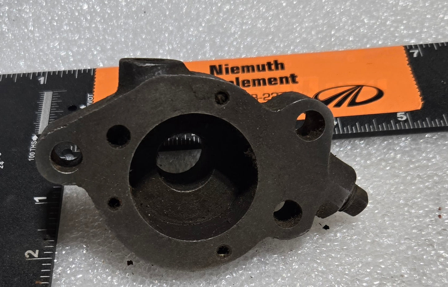 OIL PUMP BODY, 70209598               USED